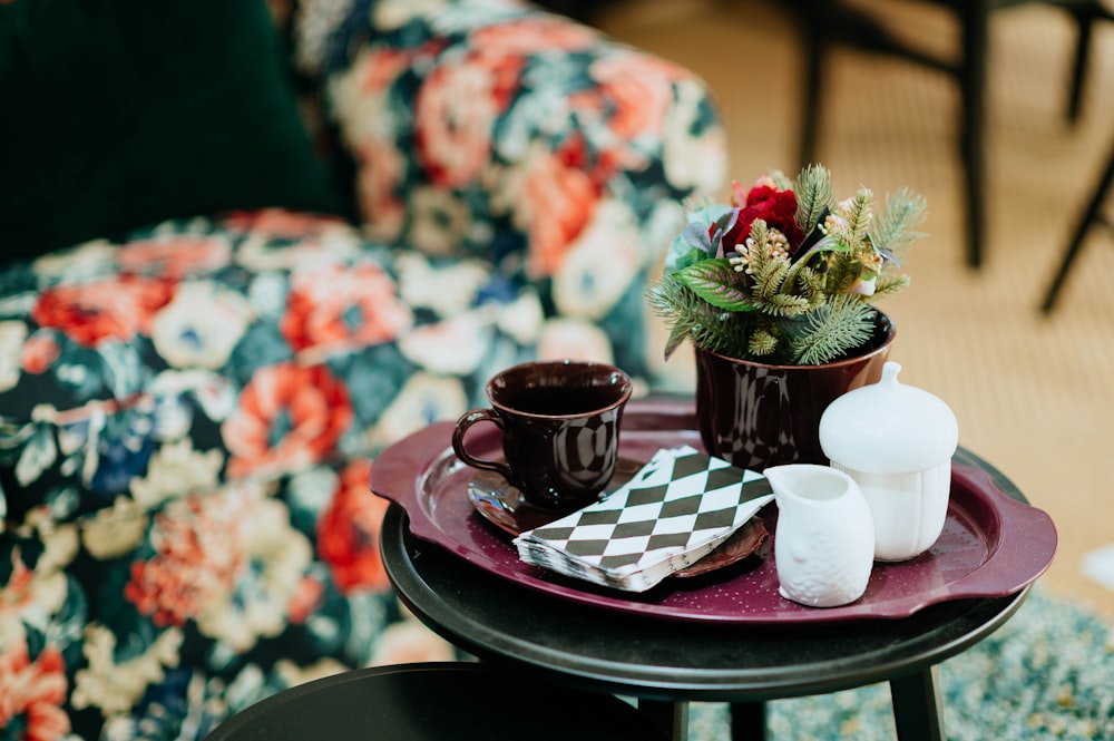 brown cup on tray