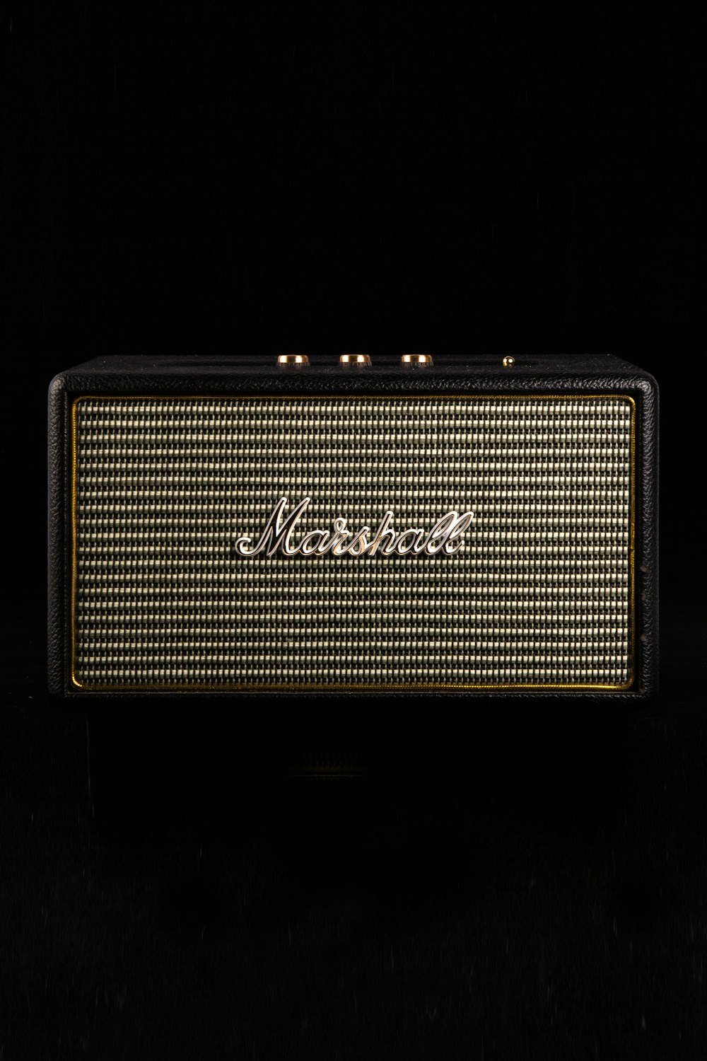 amplificatore per chitarra Marshall nero e grigio