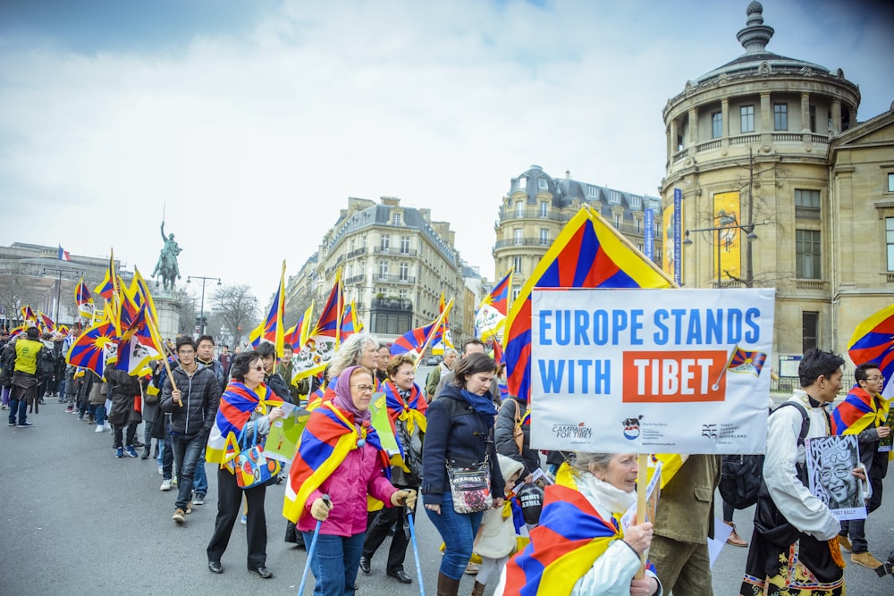 people rallying stating Europe stands with Tibet