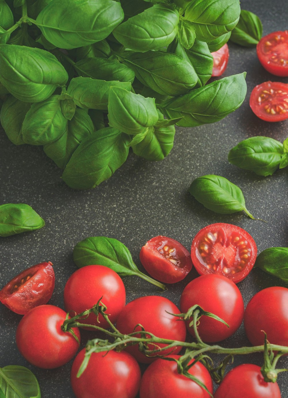 tomates vermelhos