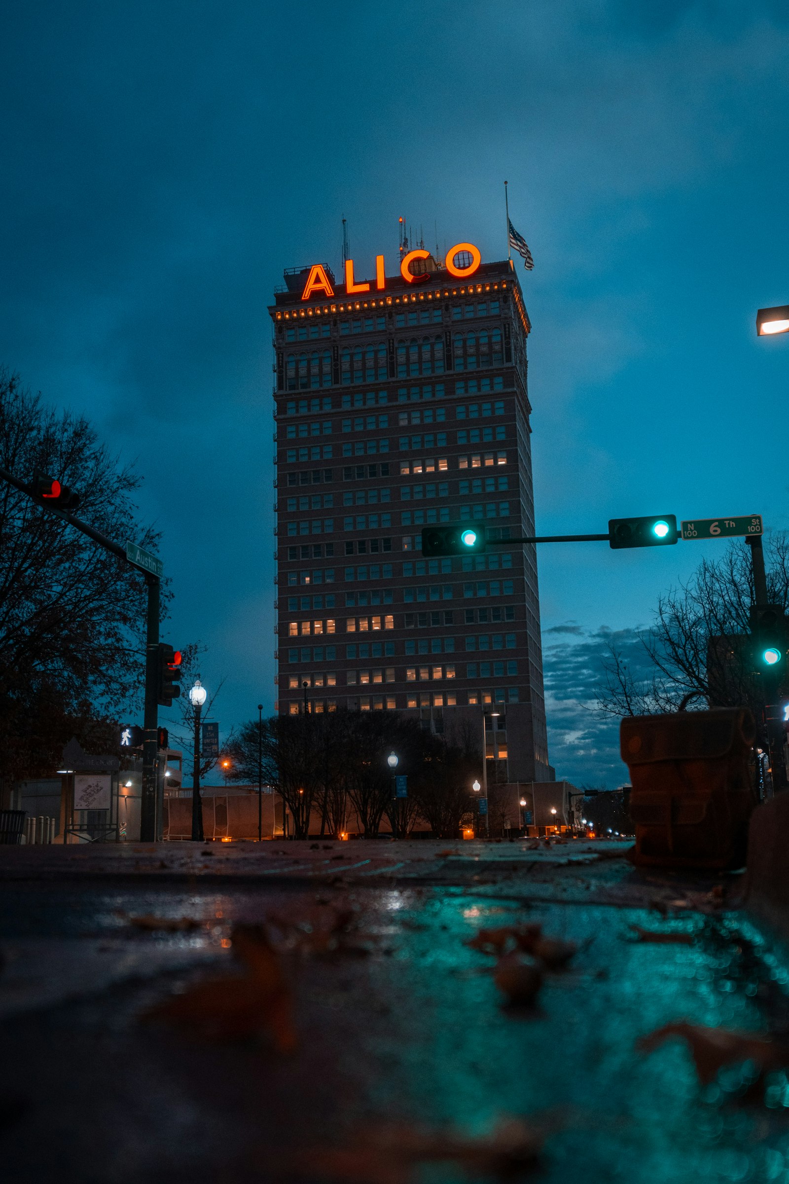 Nikon AF-S Nikkor 14-24mm F2.8G ED sample photo. Alico building with signage photography