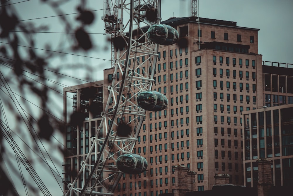 gray ferris wheel on focus photography