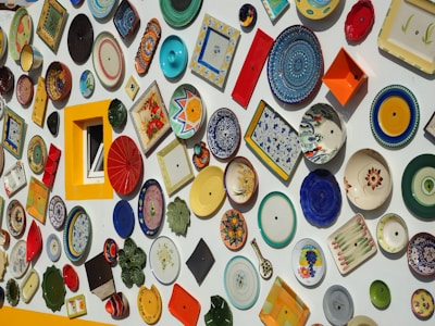 assorted-color decorative plate lot