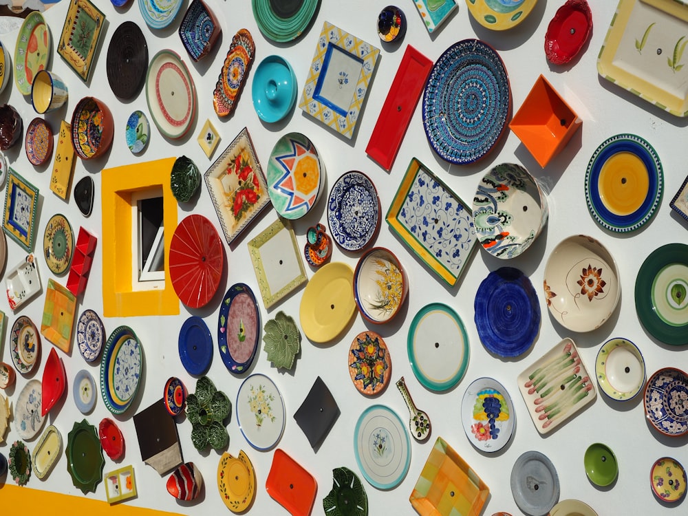 assorted-color decorative plate lot