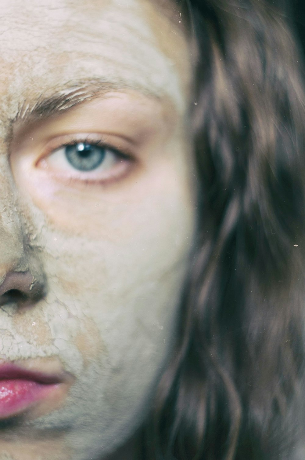 close-up photography of woman's face