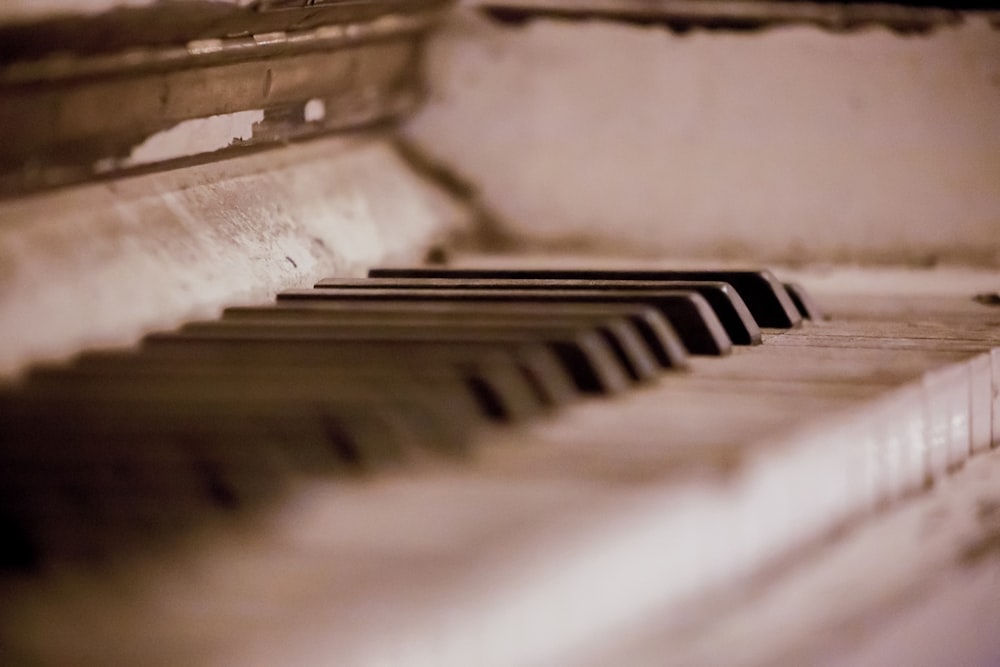 close-up photography of piano