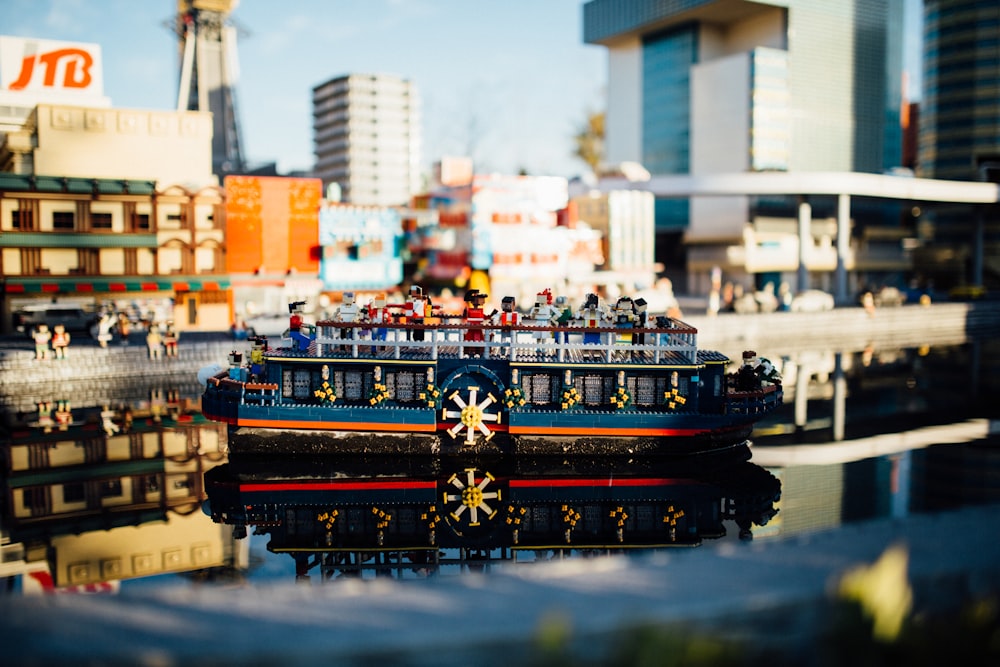 blue and red LEGO boat