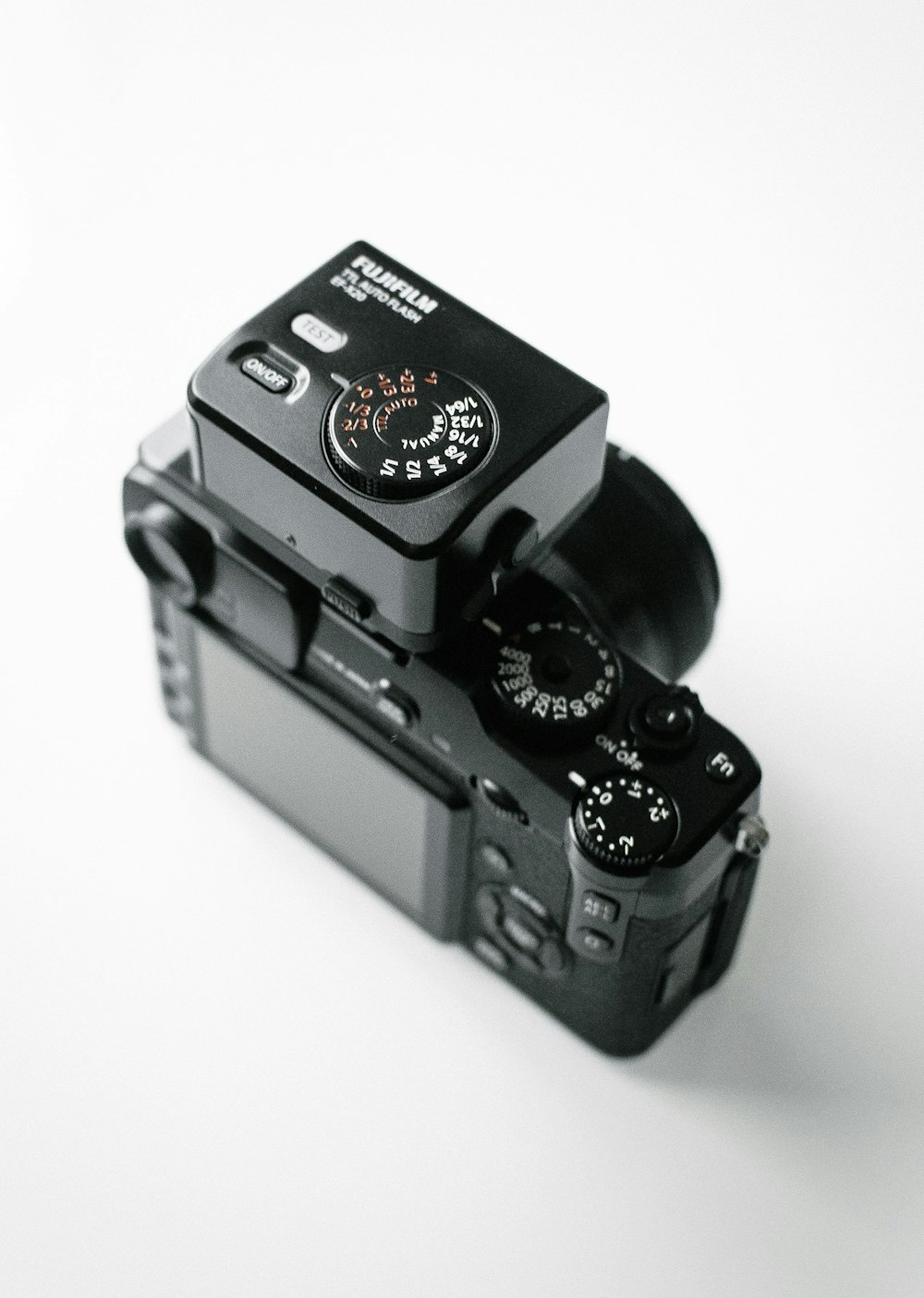 câmera DSLR Fujifilm preta