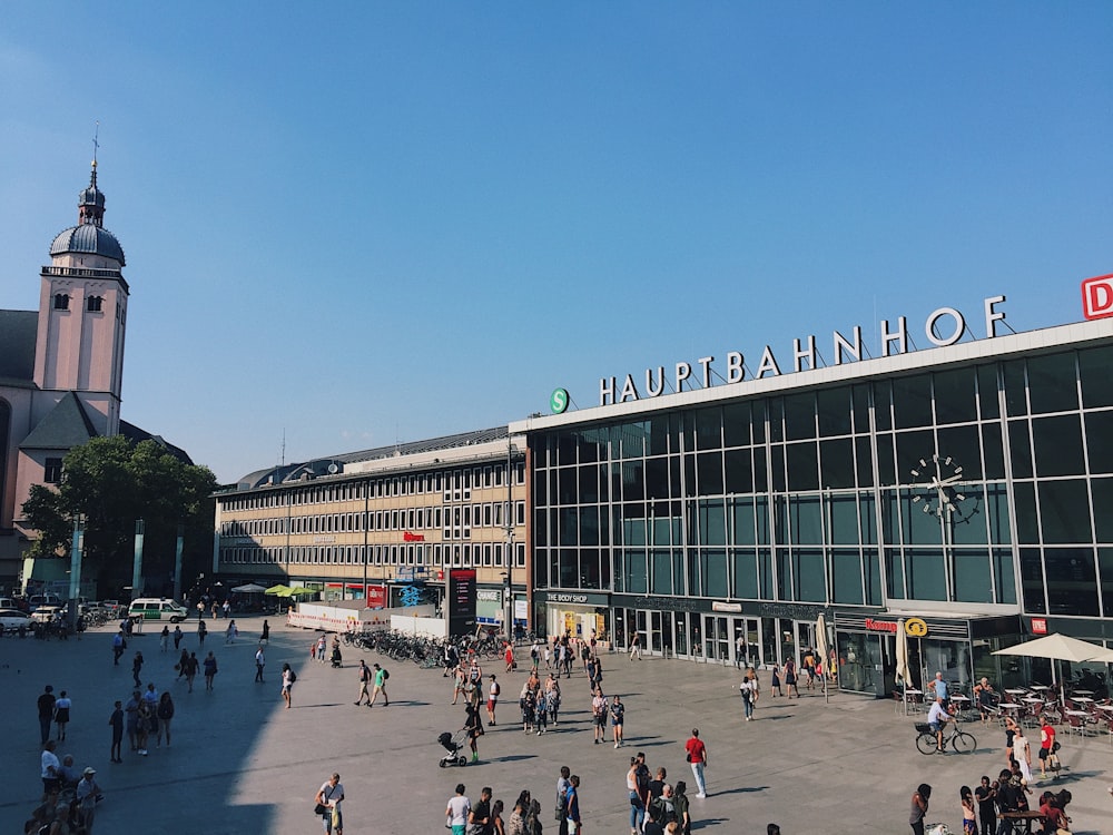 people in front of Hauptbanhof building