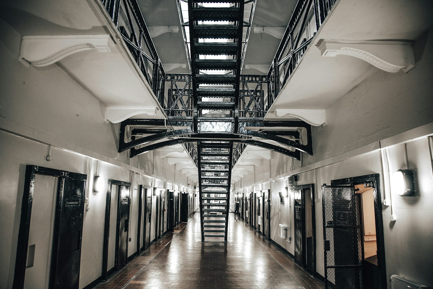 https://images.unsplash.com/photo-1546715999-747d84658c9f?ixlib=rb-1.2.1&ixid=MnwxMjA3fDB8MHxwaG90by1wYWdlfHx8fGVufDB8fHx8&auto=format&fit=crop&w=1650&q=80