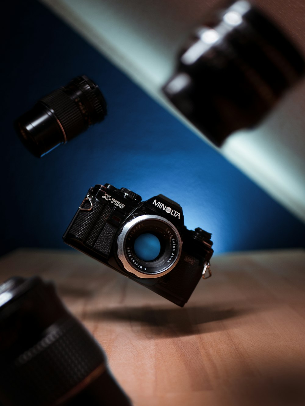 cámara y lente Minolta bridge negra