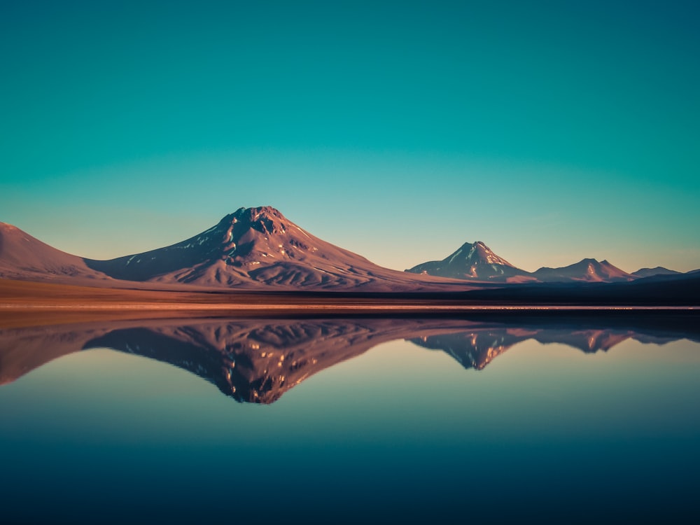 Foto de paisaje de montaña