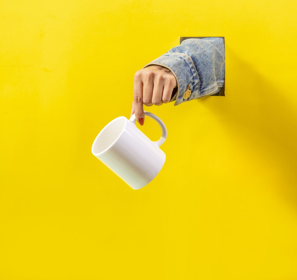 white ceramic mug