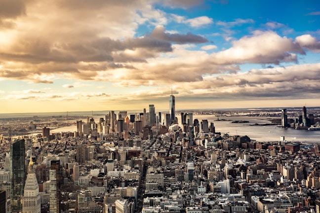 A stunning view of a bustling American city skyline.