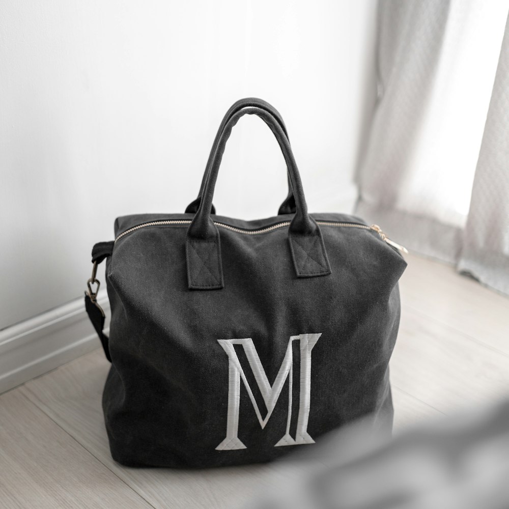 black tote bag