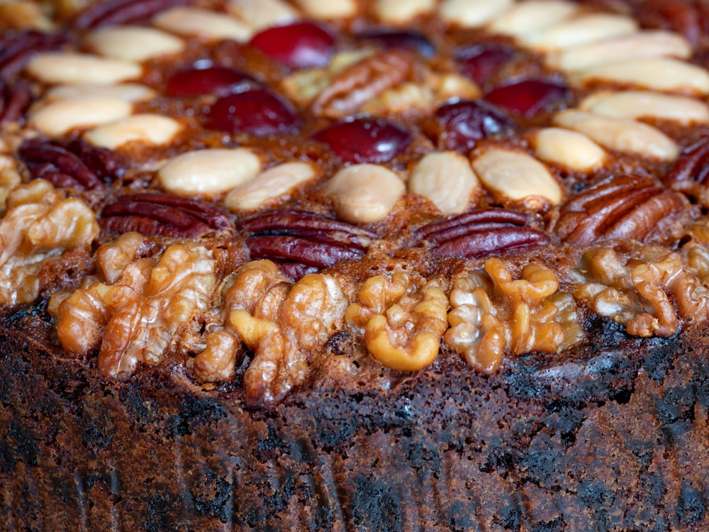 selective focus photography of chocolate cake