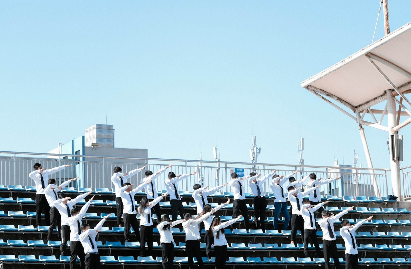 Canon EF-S 55-250mm F4-5.6 IS STM sample photo. Group of students standing photography