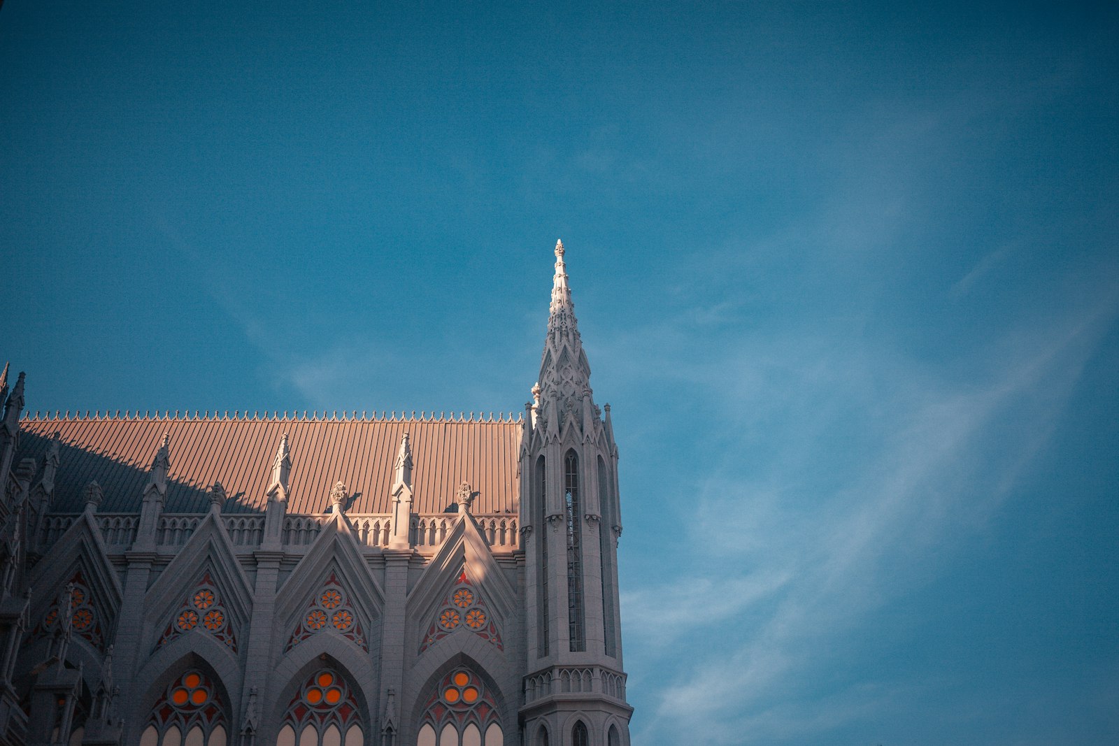 Canon EOS 5D Mark II + Canon EF 40mm F2.8 STM sample photo. Gray concrete cathedral during photography