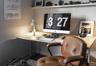 turned-on silver iMac