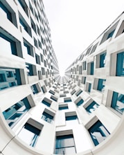 Perspective Shift – Cognitive Reframing & Strategic Thinking Tool