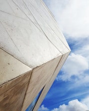 fotografia de angulo bajo de un edificio