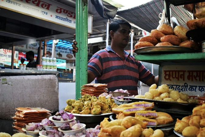 A Flavor Journey Through India’s Regional Snacks and Traditional Foods