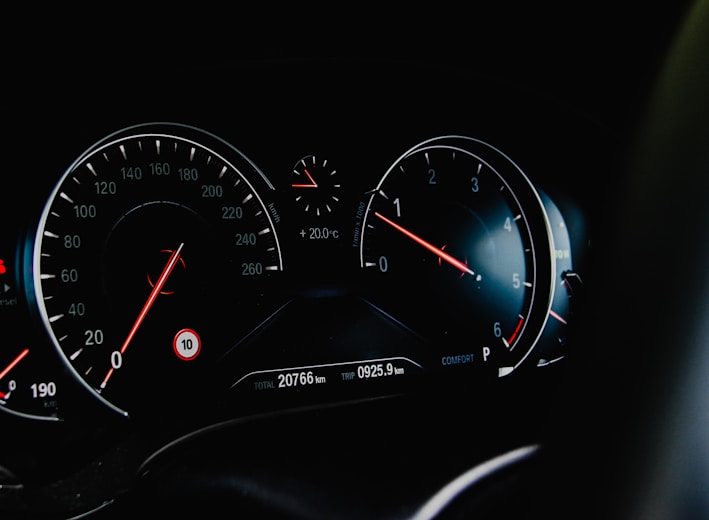 macrshot photography gauge cluster