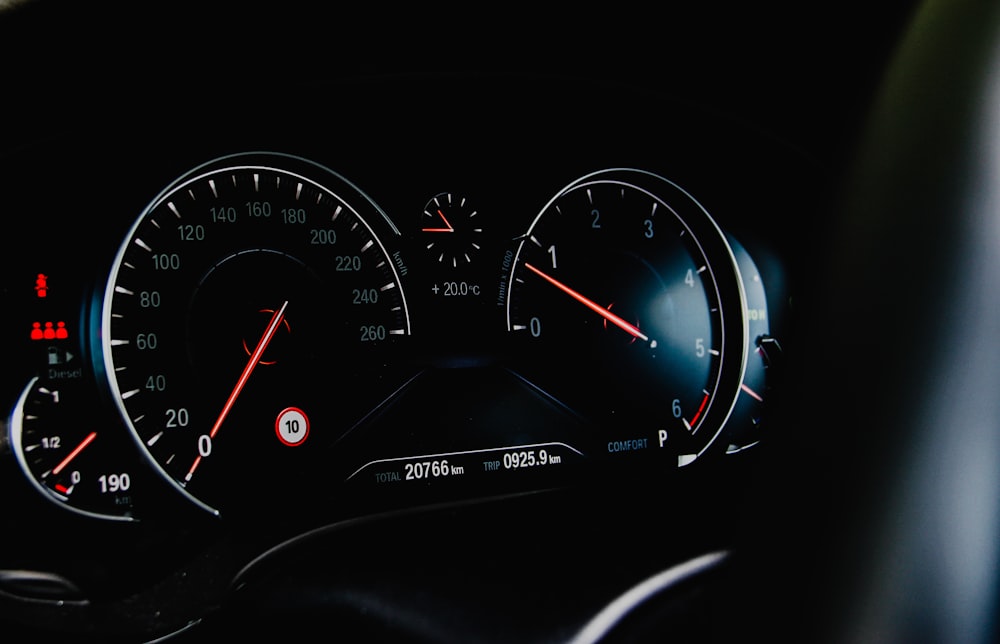 macrshot photography gauge cluster