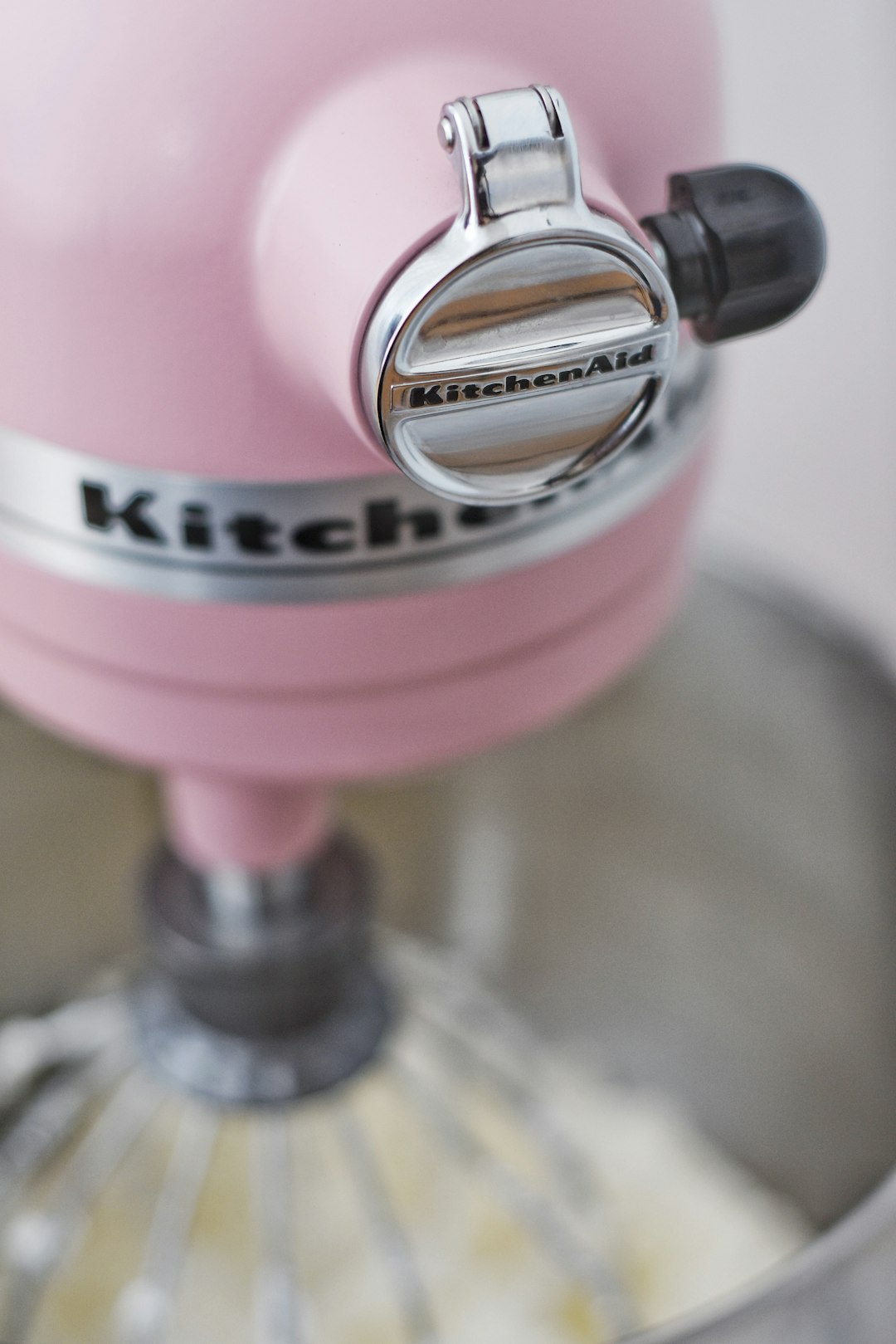 pink Kitchen Aid stand mixer with batter