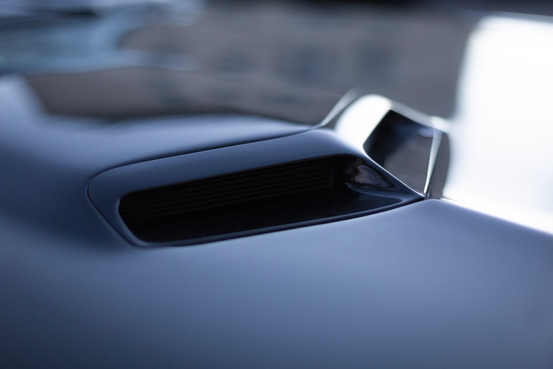 black vehicle hood scoop