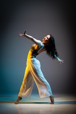 dancing woman on stageb