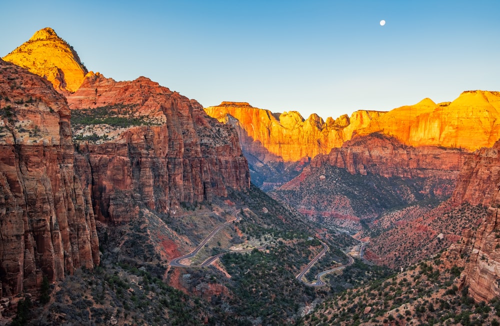 landscape photo of mountains