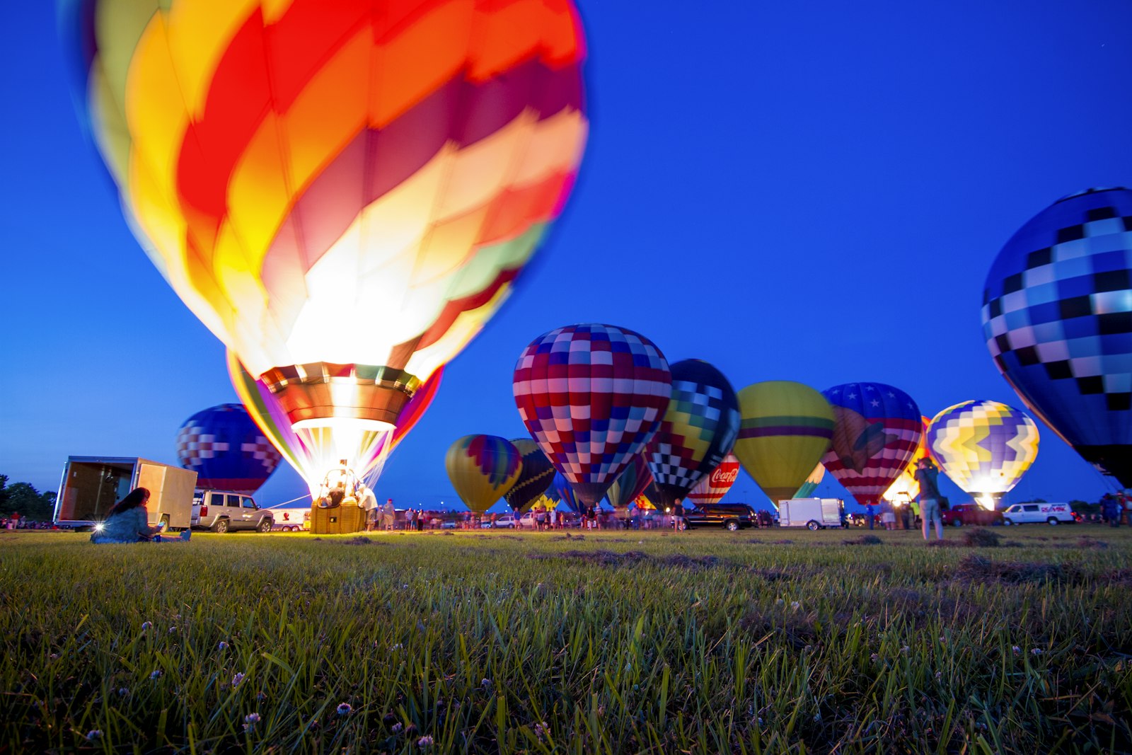 Canon EOS 7D + Tokina AT-X Pro 11-16mm F2.8 DX sample photo. Assorted-color hot air balloons photography