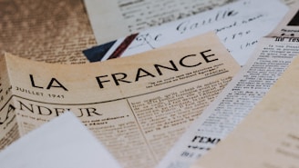 french newspaper: france travel itinerary