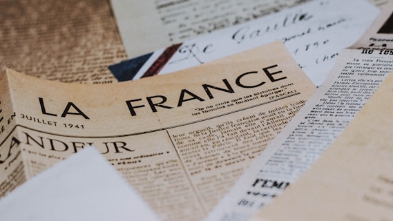 french newspaper: france travel itinerary