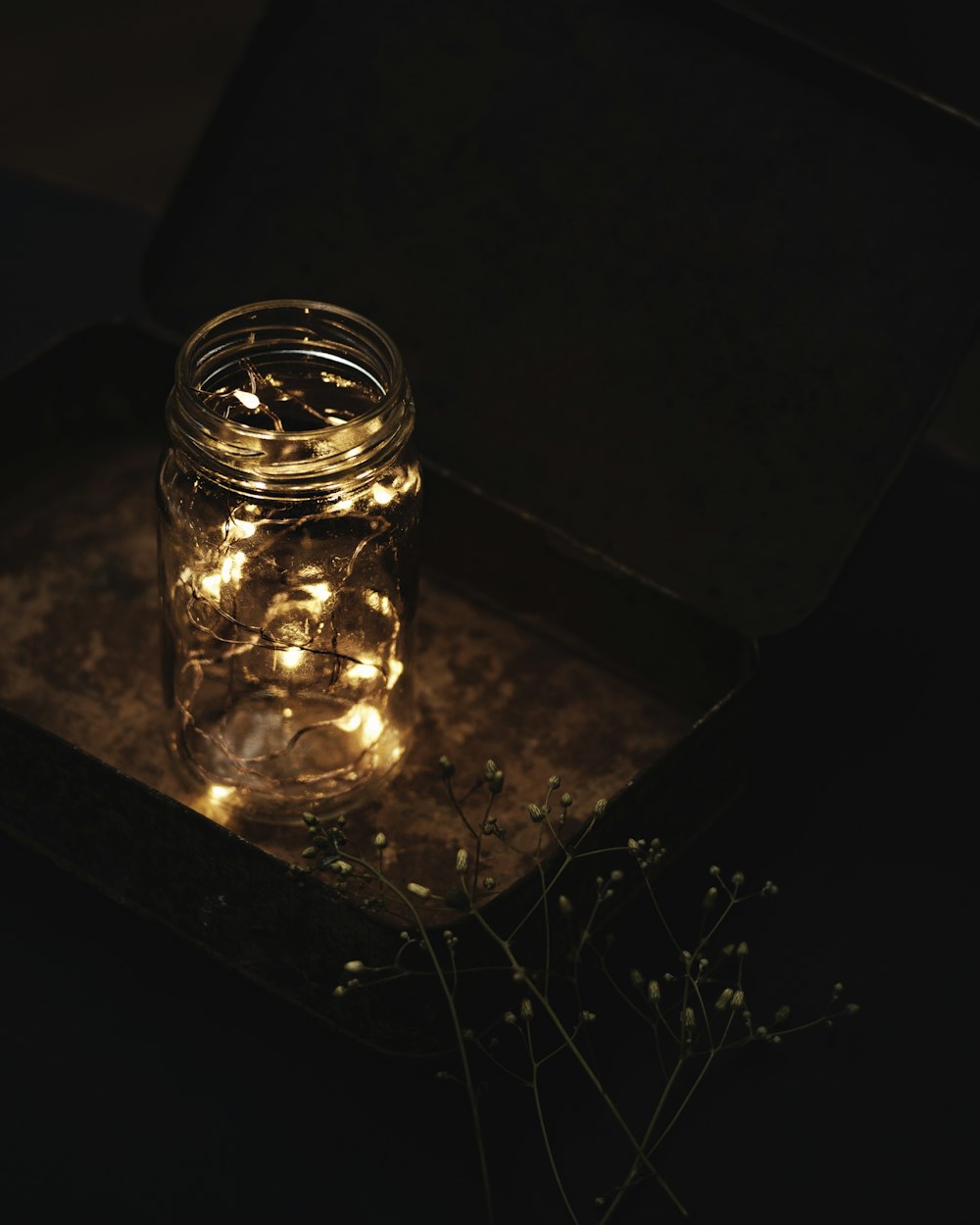 clear glass jar