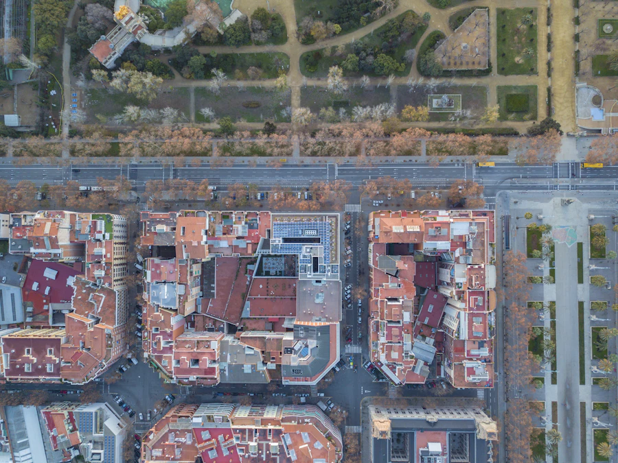 Uniform city blocks with chamfered corners seen from directly overhead