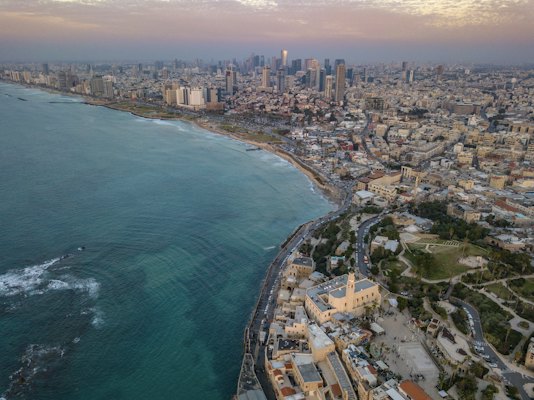 Aerial photo of city by the sea — Tel Aviv, Israel
