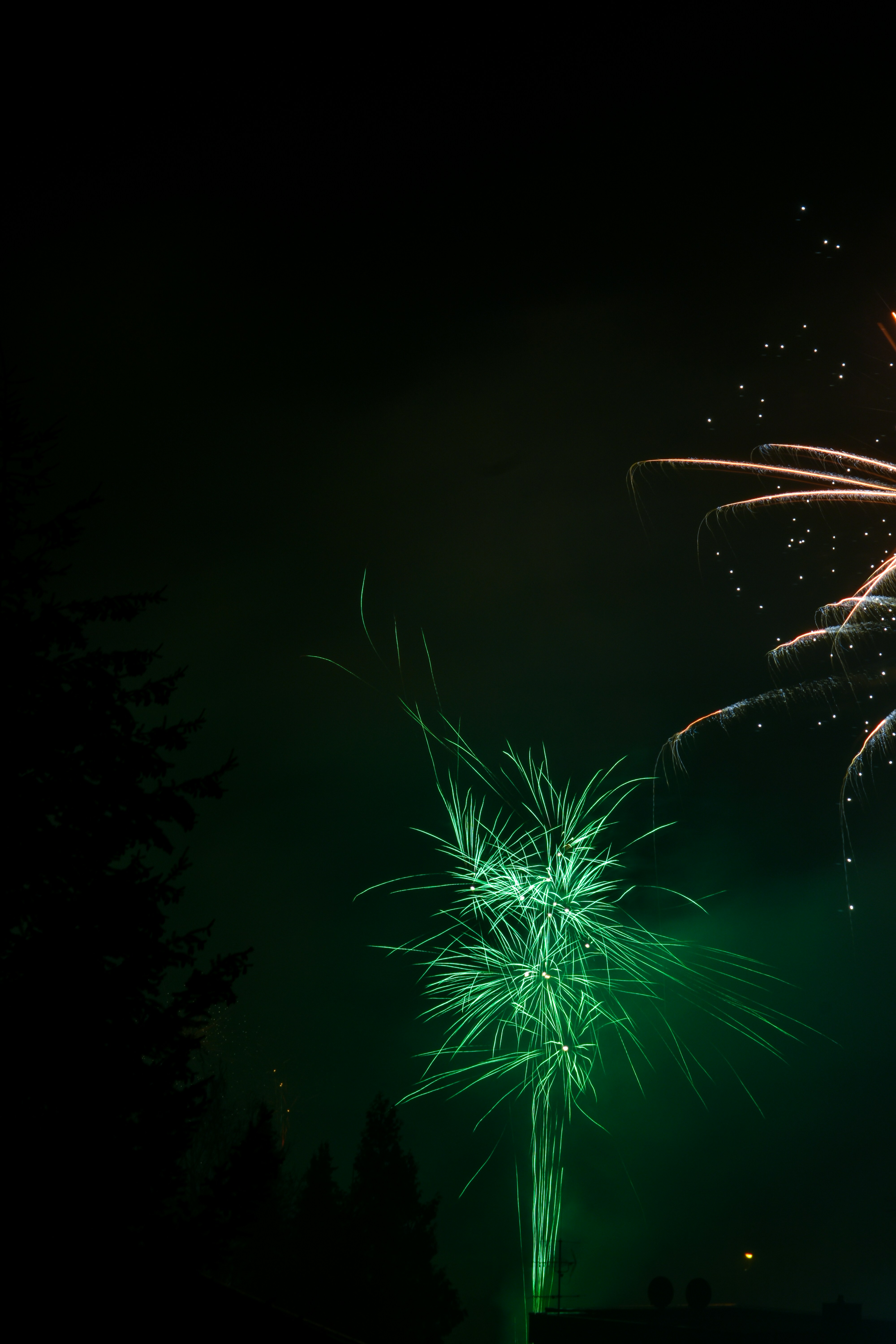Green firework photo Free Riederich Image on Unsplash