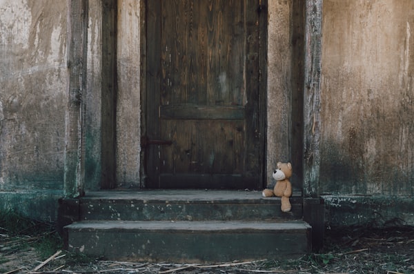Short Story: THE TEDDY BEARS’ QUICK NICK by Will Nett