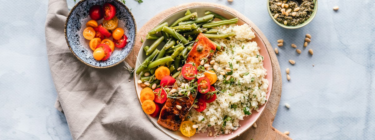Best Foods to Eat During 16/8 Intermittent Fasting Window Healthy meal foods for intermittent fasting eating window - protein vegetables fruits