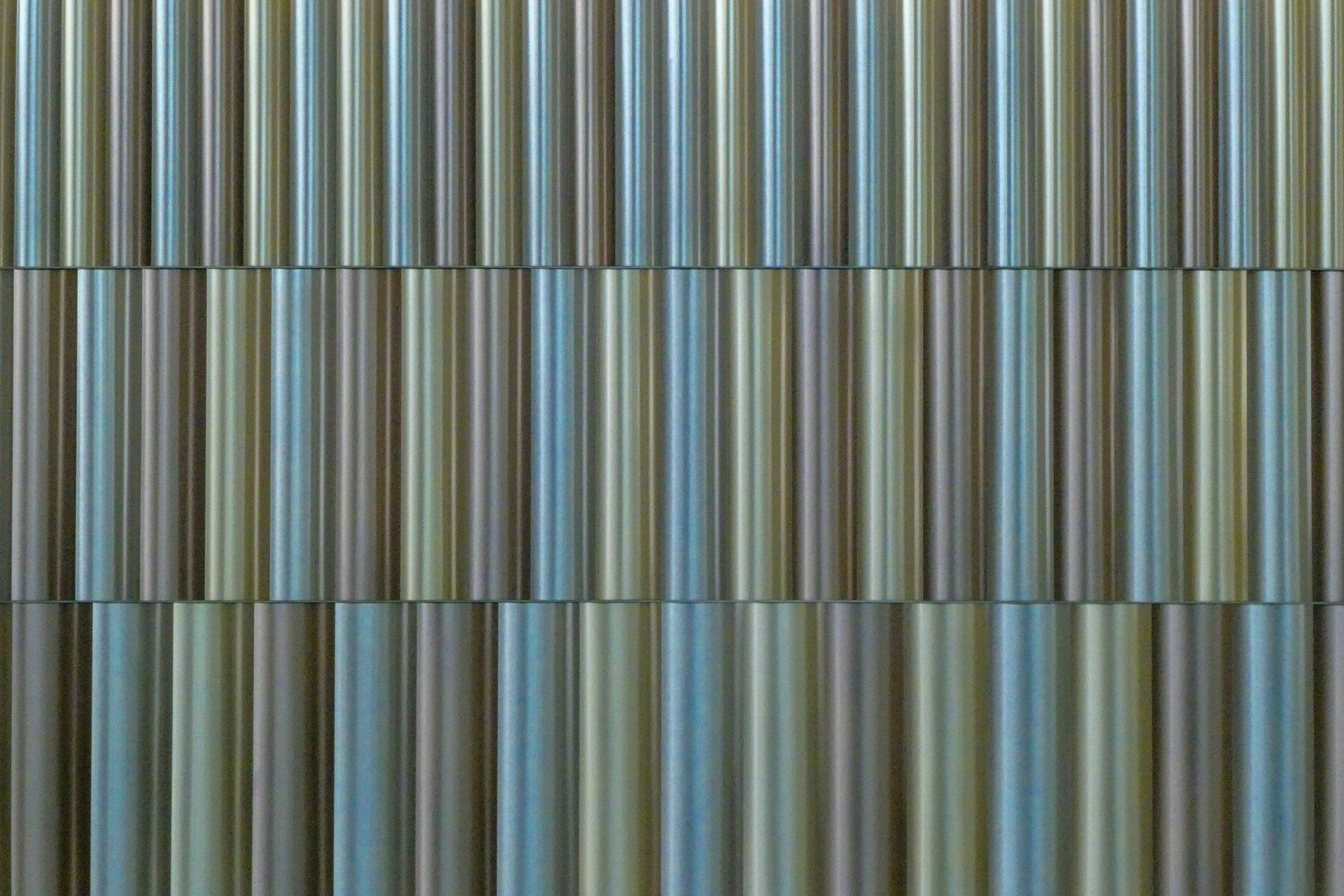 stainless steel pen lot in box, I was checking into the British Airways First Class Lounge, at Heathrow Terminal 5. My eyes were drawn to the brushed metal design to the entrance.  When I looked closer, I suddenly realised that the colours of the different brushed metal bars, represented the different levels of membership, blue, bronze, silver and gold.