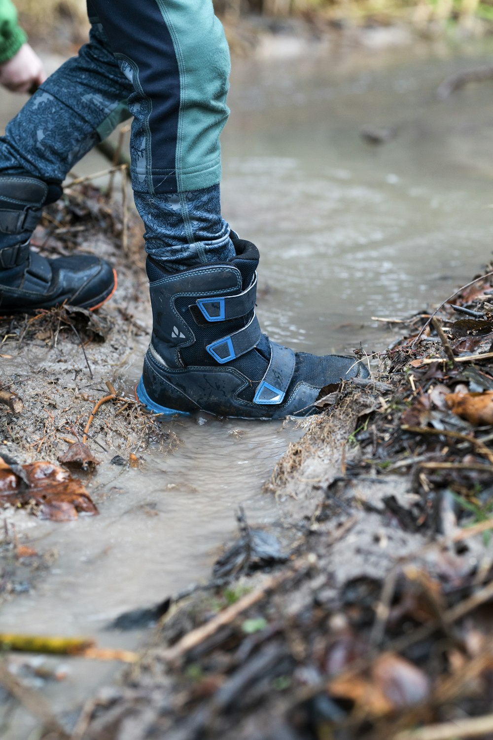 blue-and-black snow boots