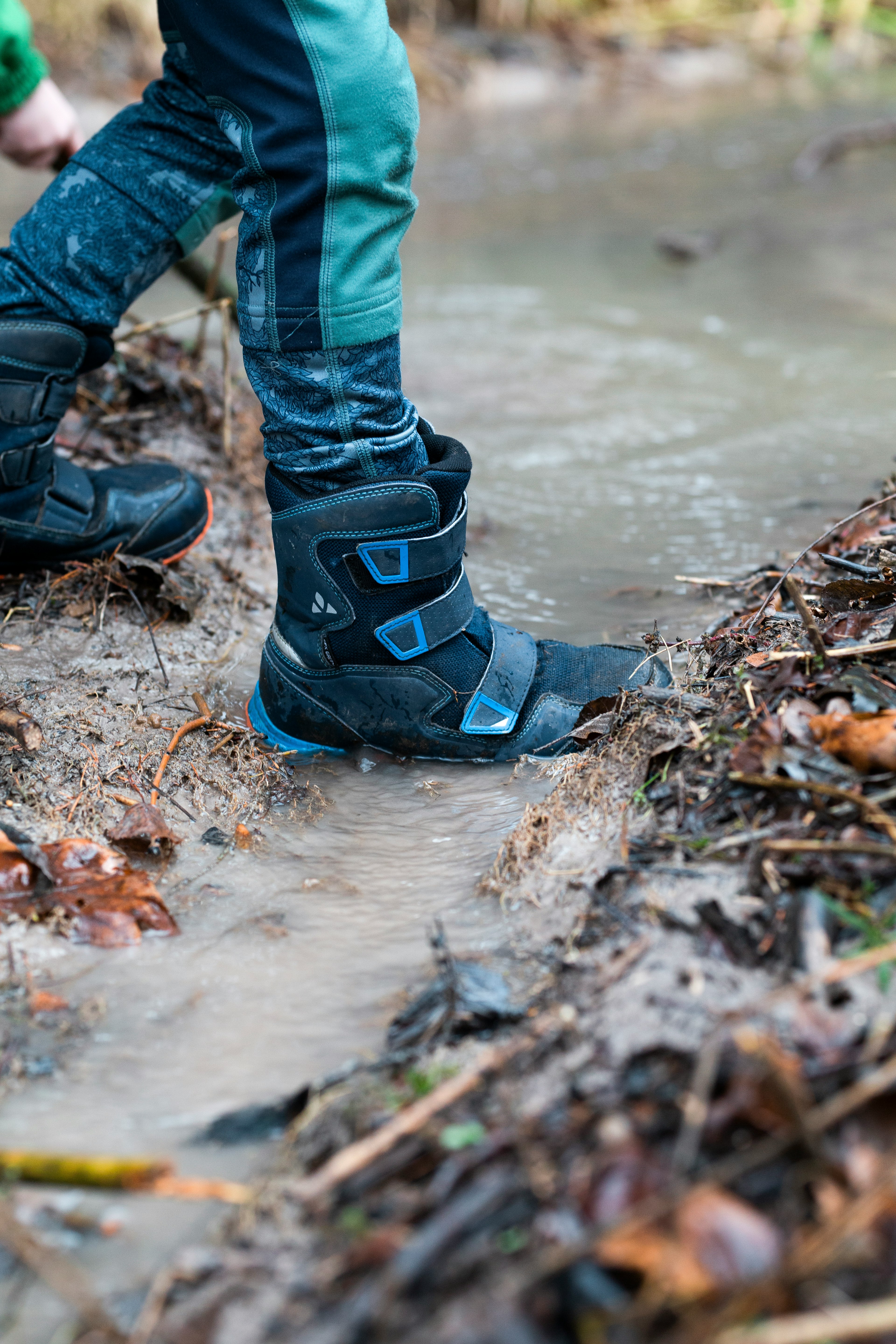 blue-and-black snow boots