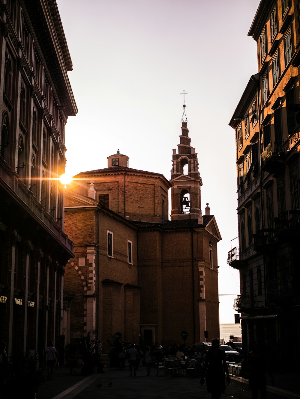 Cathédrale marron