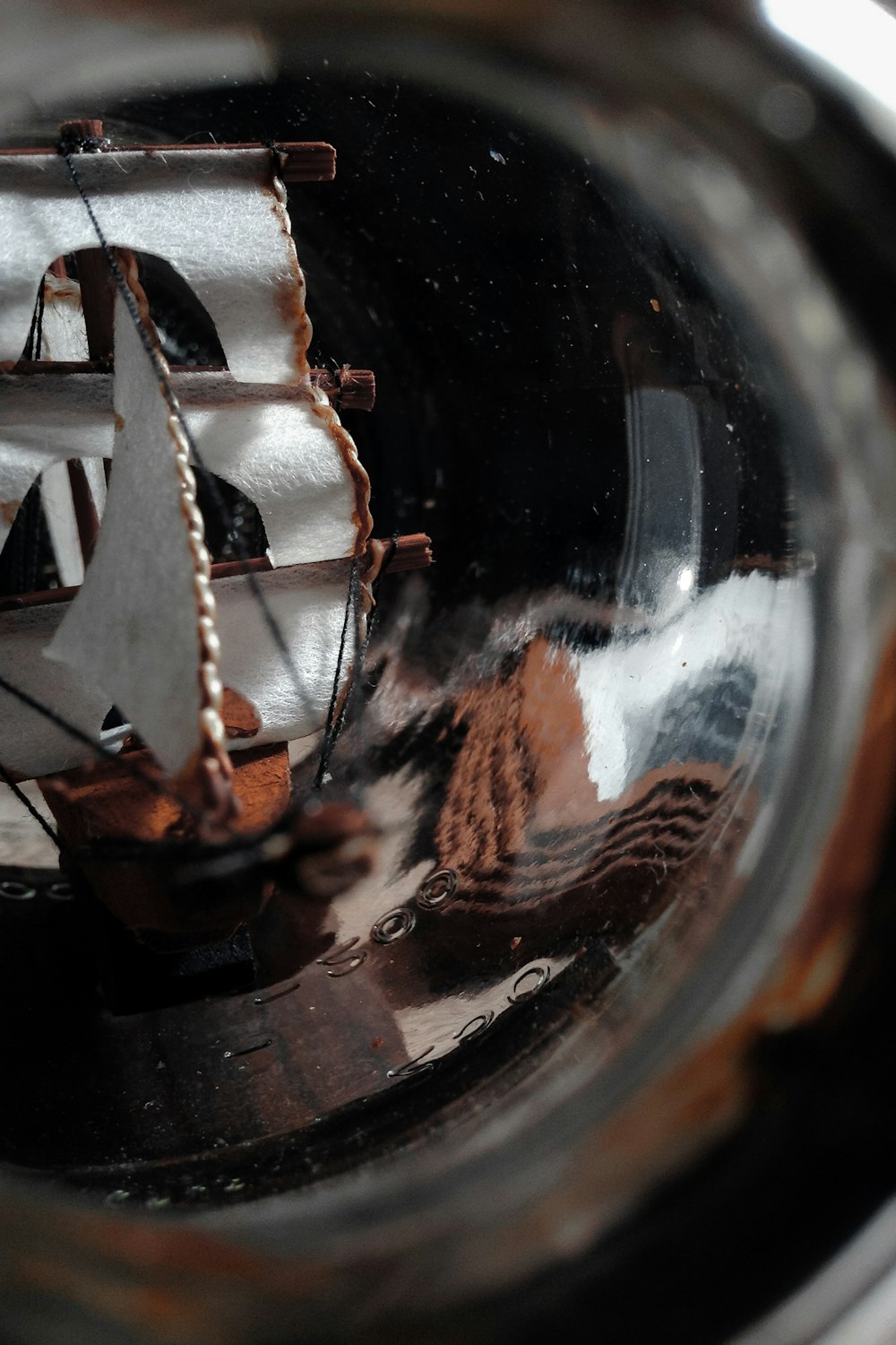 miniature ship in close-up photography