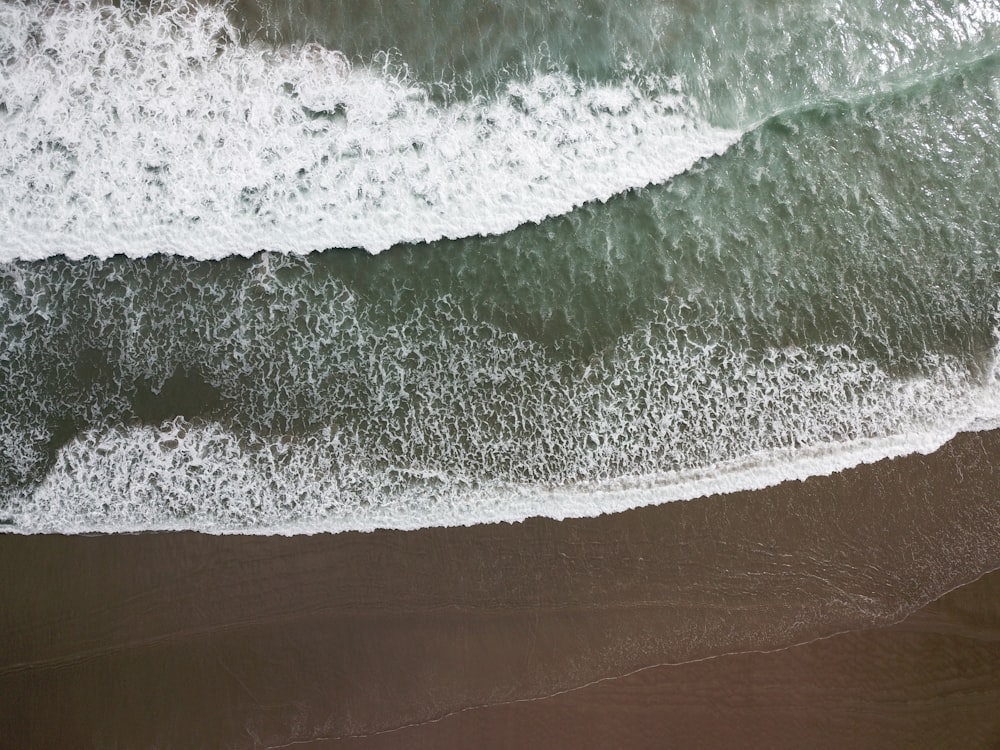 Photographie de vue aérienne de la plage