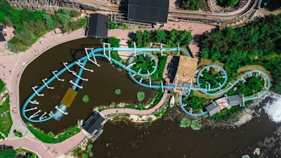 A family enjoying a theme park.