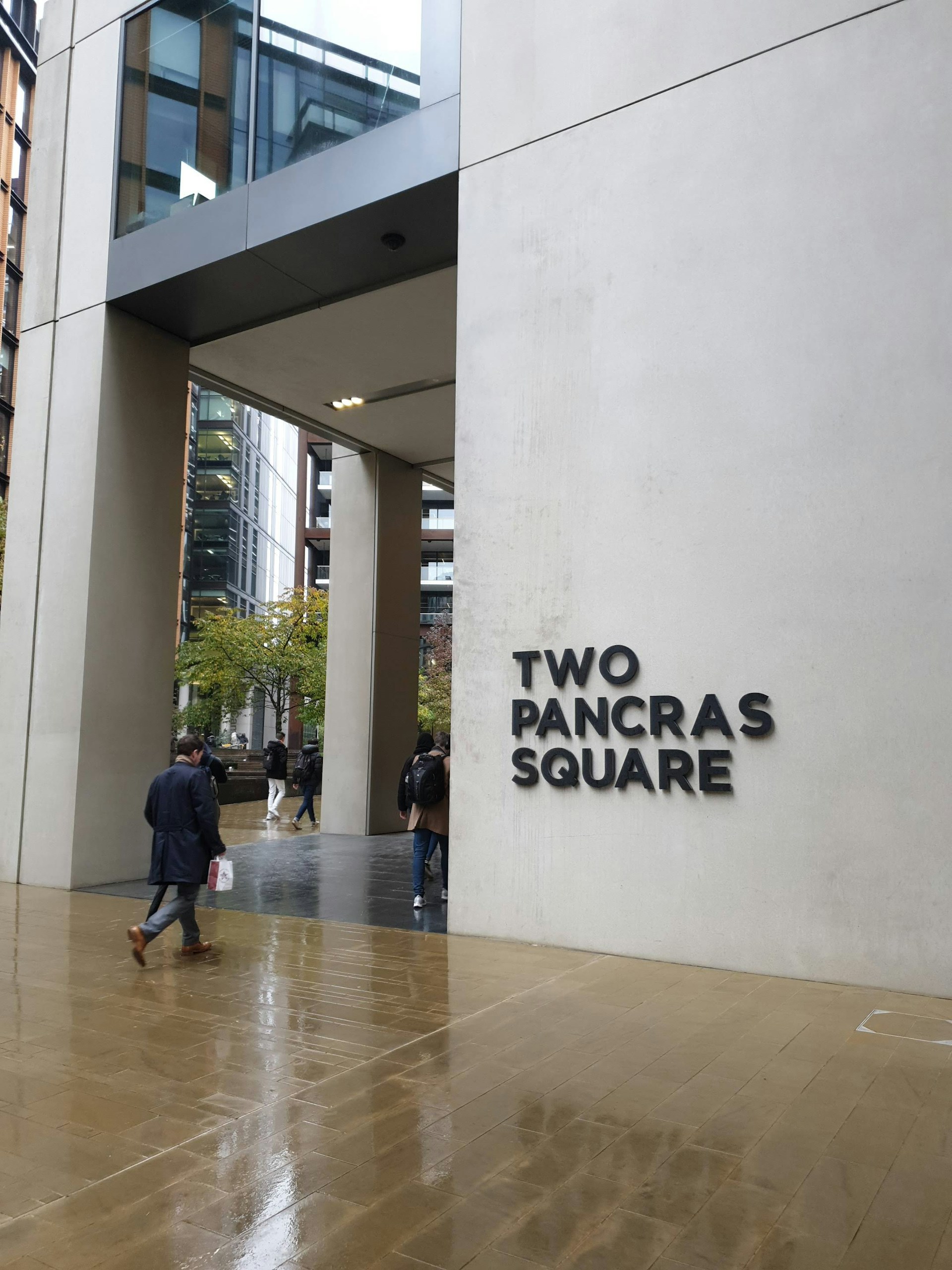 gray computer monitor