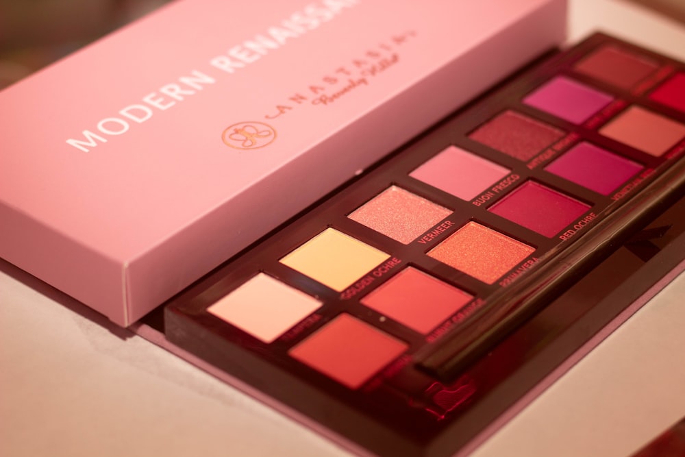 Modern Renaissance Anastasia Beverly Hills makeup palette